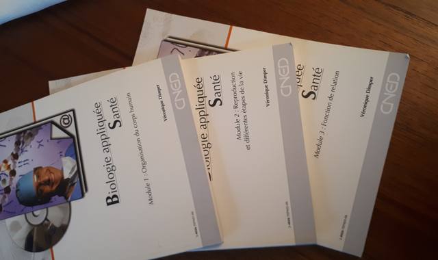 Livres-Revues manuels cours Biologie Santé