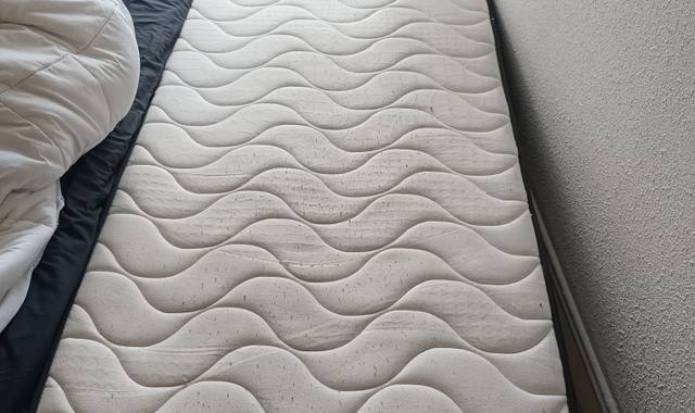 Literie 2 matelas 1 place (90x190) en bon état