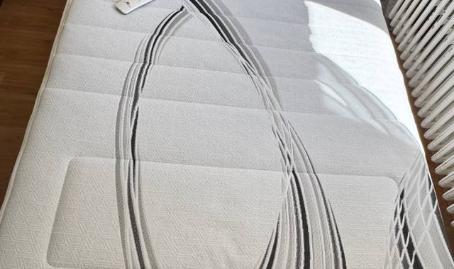 Literie uRGENT Donne lit Electrique Parfait état - 100 cm