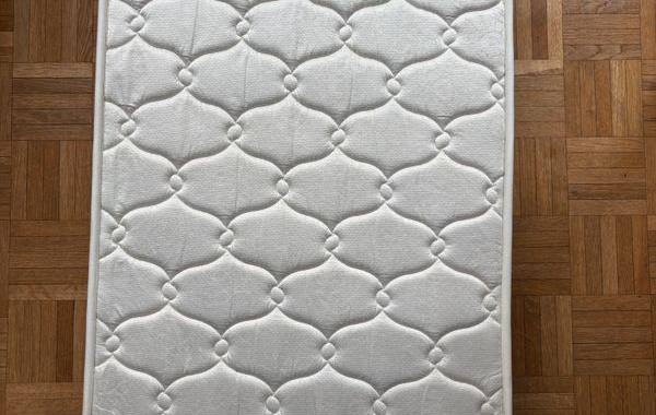 Literie matelas bébé 60x120cm à ressorts en bon état, face été et face hiver