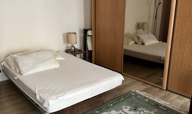 Literie canapé cliclac très bon état matelas 140