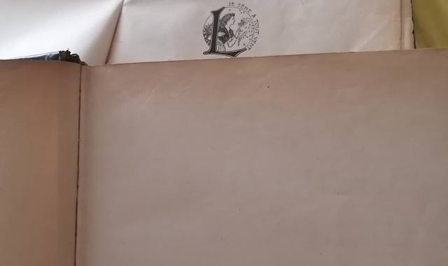 Livres-Revues larousse universel 2 volumes