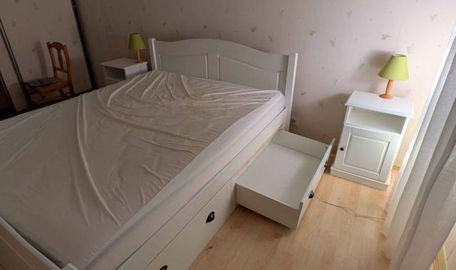 Literie lit double 160/200cm Sommier+tables de chevet+matelat (moins d'un an)