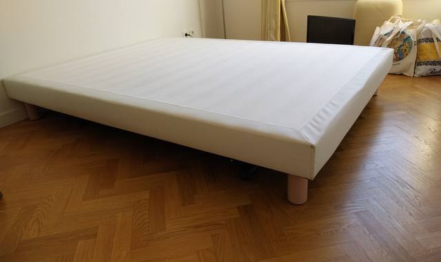 Literie sommier en bonne état 140x190cm