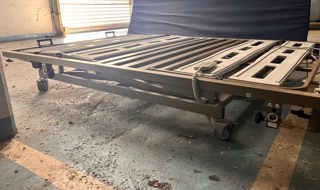 Literie lit double médicalisé avec matelas