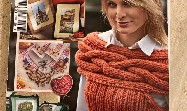 Livres-Revues revue les idées de Marianne ( point de croix)