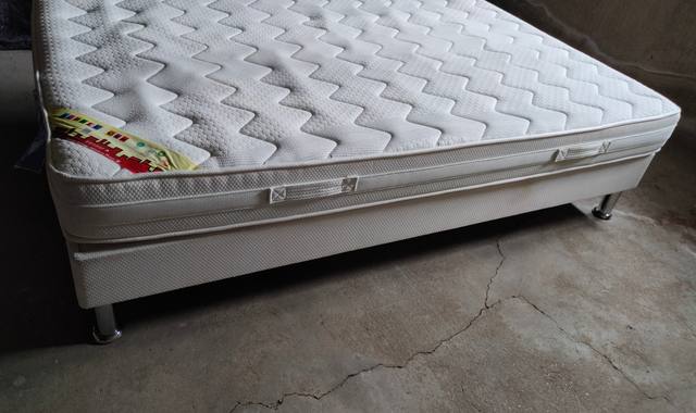 Literie Sommier et Matelas 1,20 m x 1,90 m Dunlopillo à la Frette sur Seine