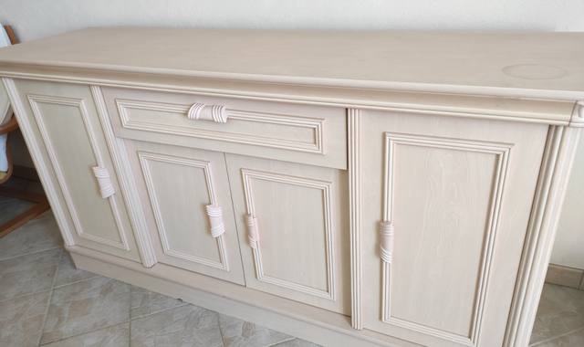 Meubles bahut salle à manger.Bon état.