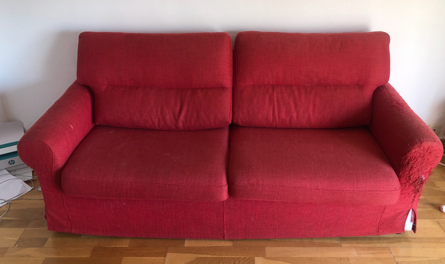 Meubles je donne un canapé convertible. A récupérer sur Cannes Don