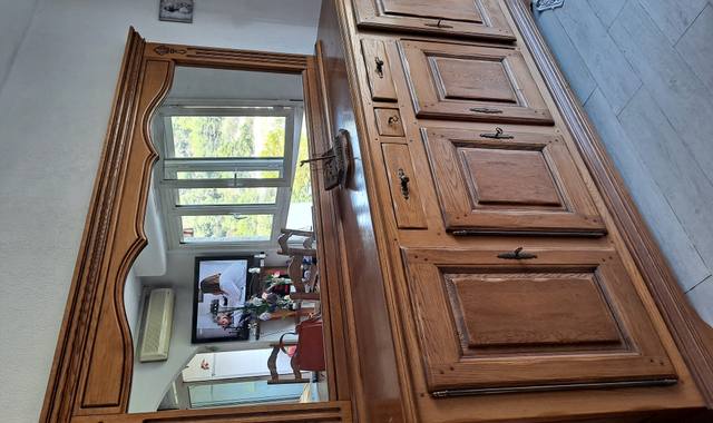 Meubles buffet bas et son miroir