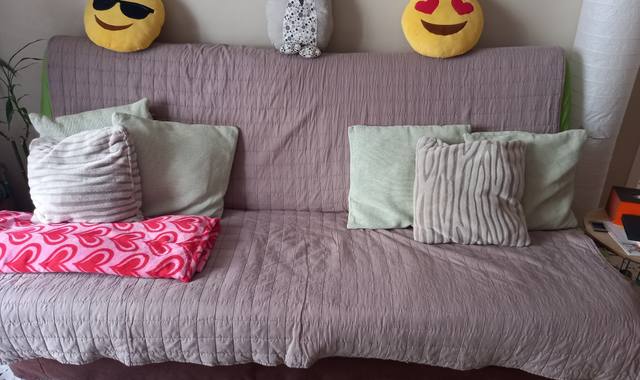 Meubles canapé  3 places.