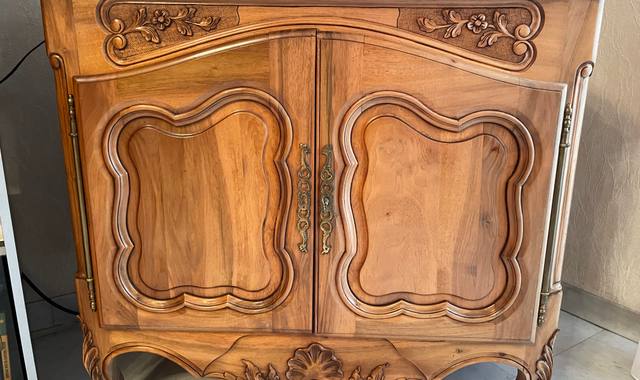 Meubles meuble TV en noyer style Louis XV