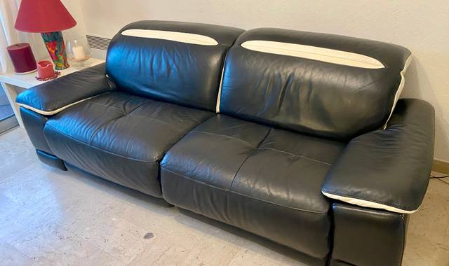 Meubles canapé cuir noir électrique en parfait état
