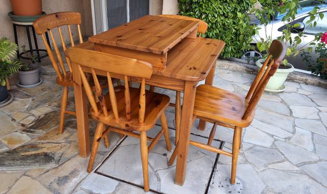 Meubles table à manger + 4 chaises