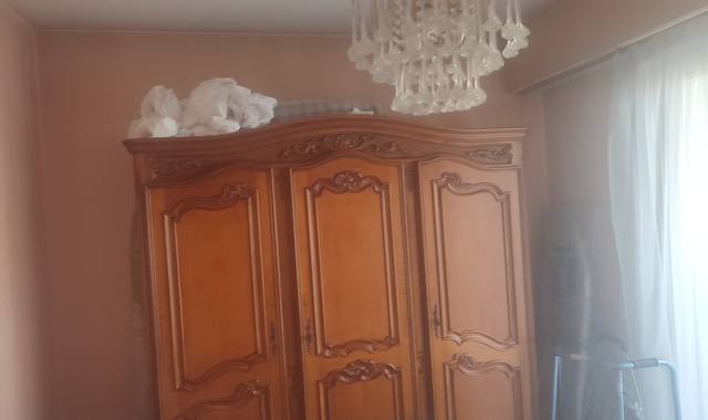 Meubles armoire chambre à coucher trés bon état