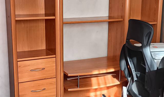 Meubles bibliothèque très spacieuse