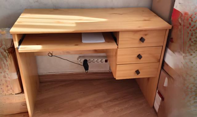 Meubles bureau et chaise ergonomique