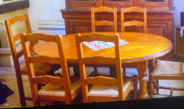 Meubles buffet en merisier avec table ovale assortie et 6 chaises