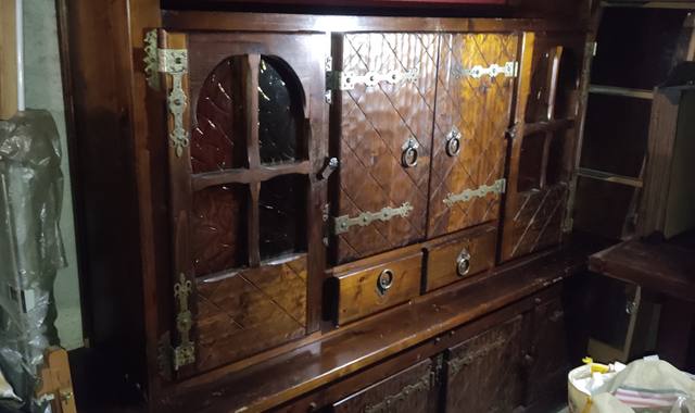 Meubles buffet ancien bois TRES URGENT tj dispo jusqu'à fin Janvier
