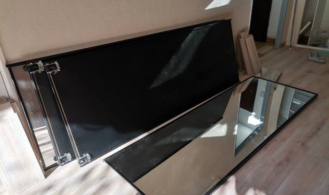 Meubles 4 portes coulissantes pour placard cadre noire avec miroirs intégraux