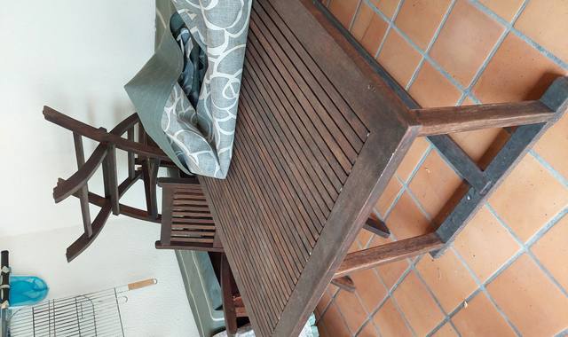 Meubles table de jardin et 3 fauteuils en teck