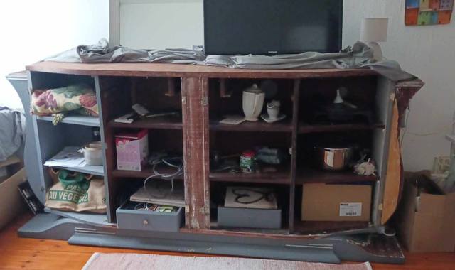 Meubles enfilade en cours de rénovation