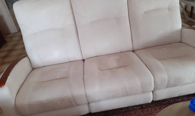Meubles canape 3 places  et 2 fauteuils