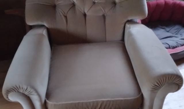 Meubles 2 fautueils (un inclinable) et 2 chaises de bureau