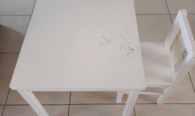 Meubles table + chaise enfant