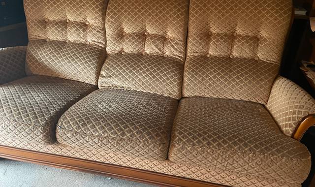 Meubles canapé + fauteuils + pouf