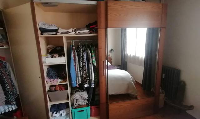 Meubles grande armoire avec miroir + lit