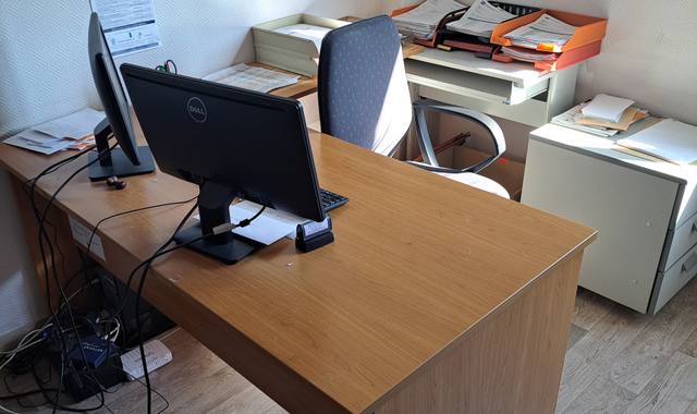 Meubles meubles de bureaux en bonne état