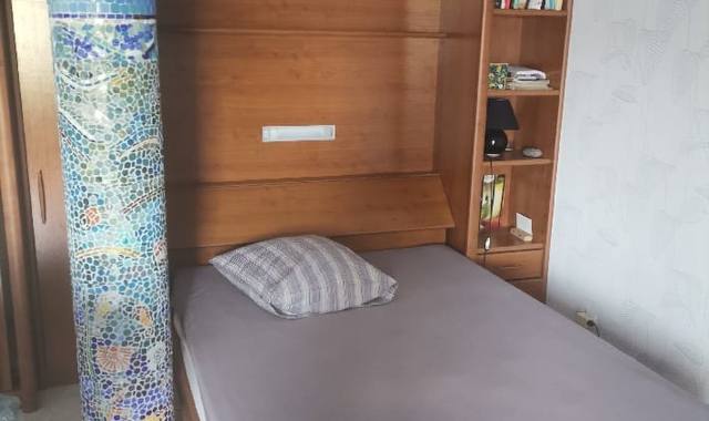 Meubles armoire et lit pont