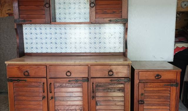 Meubles buffet-vaisselier style Louisiane + meuble bas assorti + petit banc