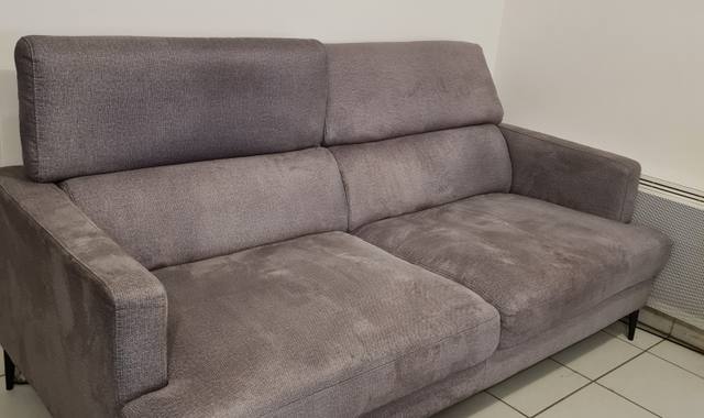 Meubles canapé gris 3 places en bon état