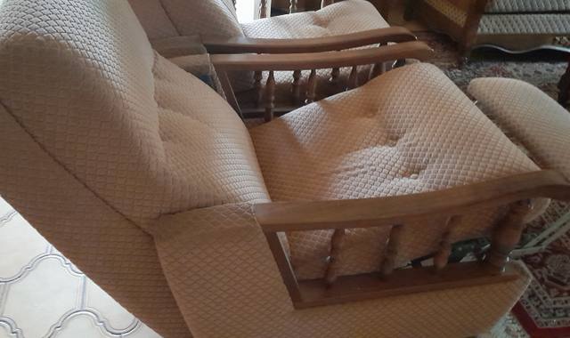 Meubles canapé convertible  4 fauteuils  dont  2 relax ,   une vitrine ,1 meuble tv,