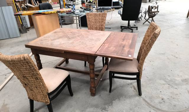 Meubles table et chaises