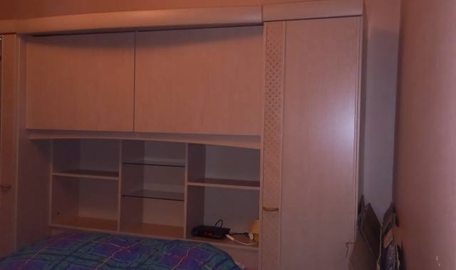 Meubles pont de lit + commode rose tendre