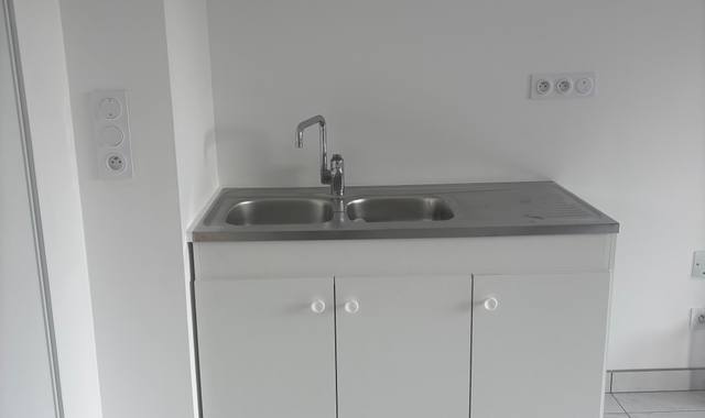 Meubles bloc de cuisine avec robinetterie