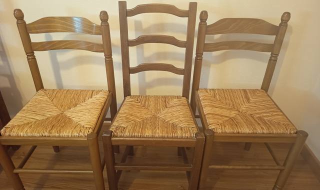 Meubles chaises pailles