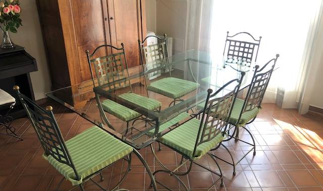 Meubles table salle à manger + 6 chaises + table basse