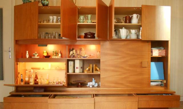 Meubles grand meuble de bois clair, faisant buffet-placard-bar pour salle de séjour