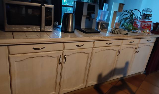 Meubles meubles de cuisine repeints en blanc