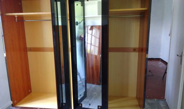 Meubles armoire vitange