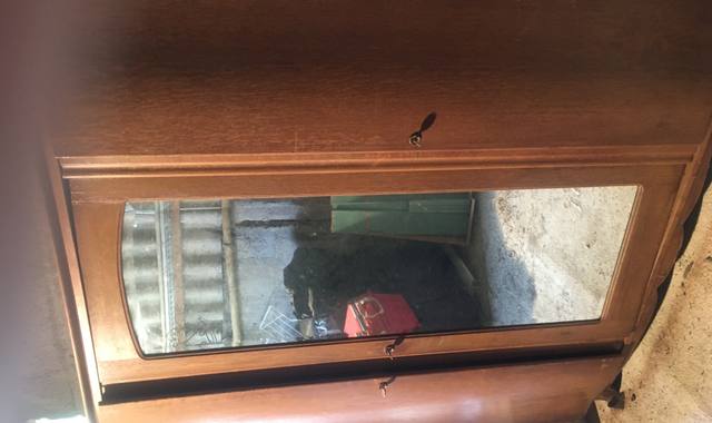 Meubles armoire art déco année 50 en bois massif avec glace centrale