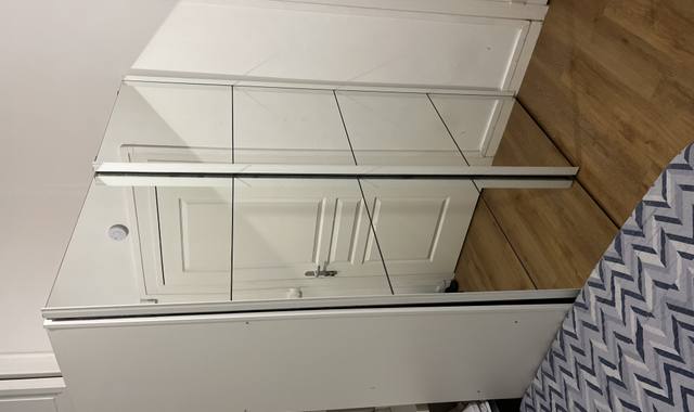 Meubles meubles ( bureau, lit, amoir)