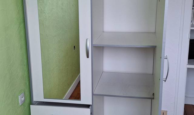 Meubles armoire deux portes, trois tiroirs