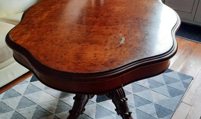 Meubles table Violon