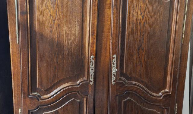 Meubles armoire en  bois