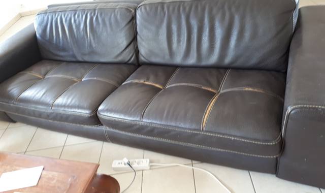 Meubles  canapé et divers objets a venir chercher sur place à pont sur meuse